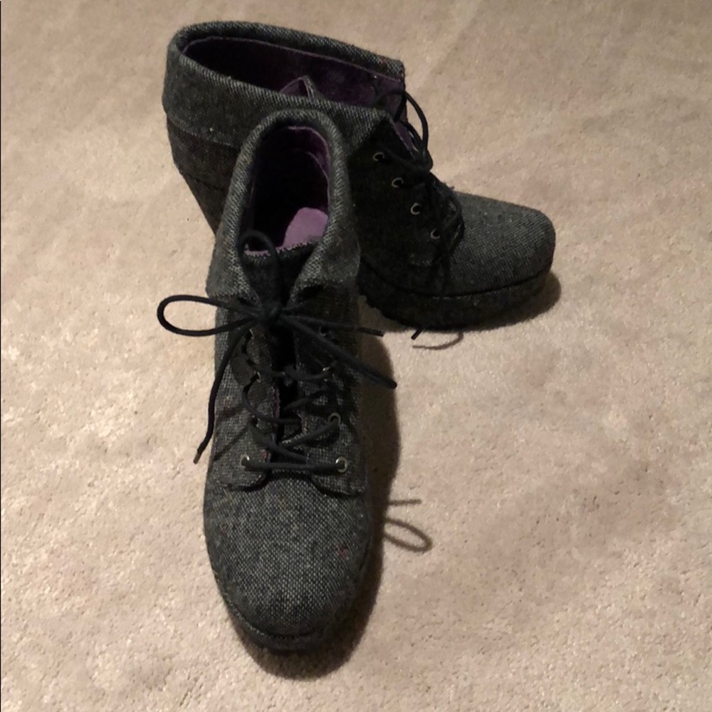 Chic Booties - Size 8.5 - Picture 2 of 5